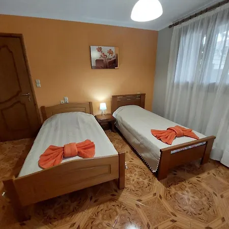 Areti's Garden 2 アパート *