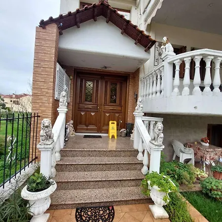 Areti's Garden 2 דירה